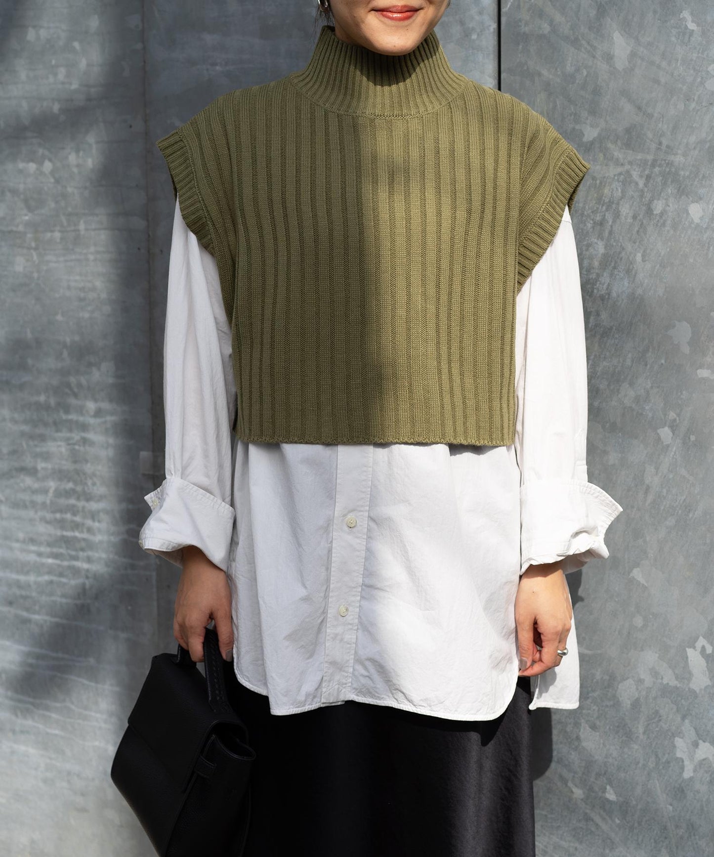 ワイドリブハイネックショートベスト