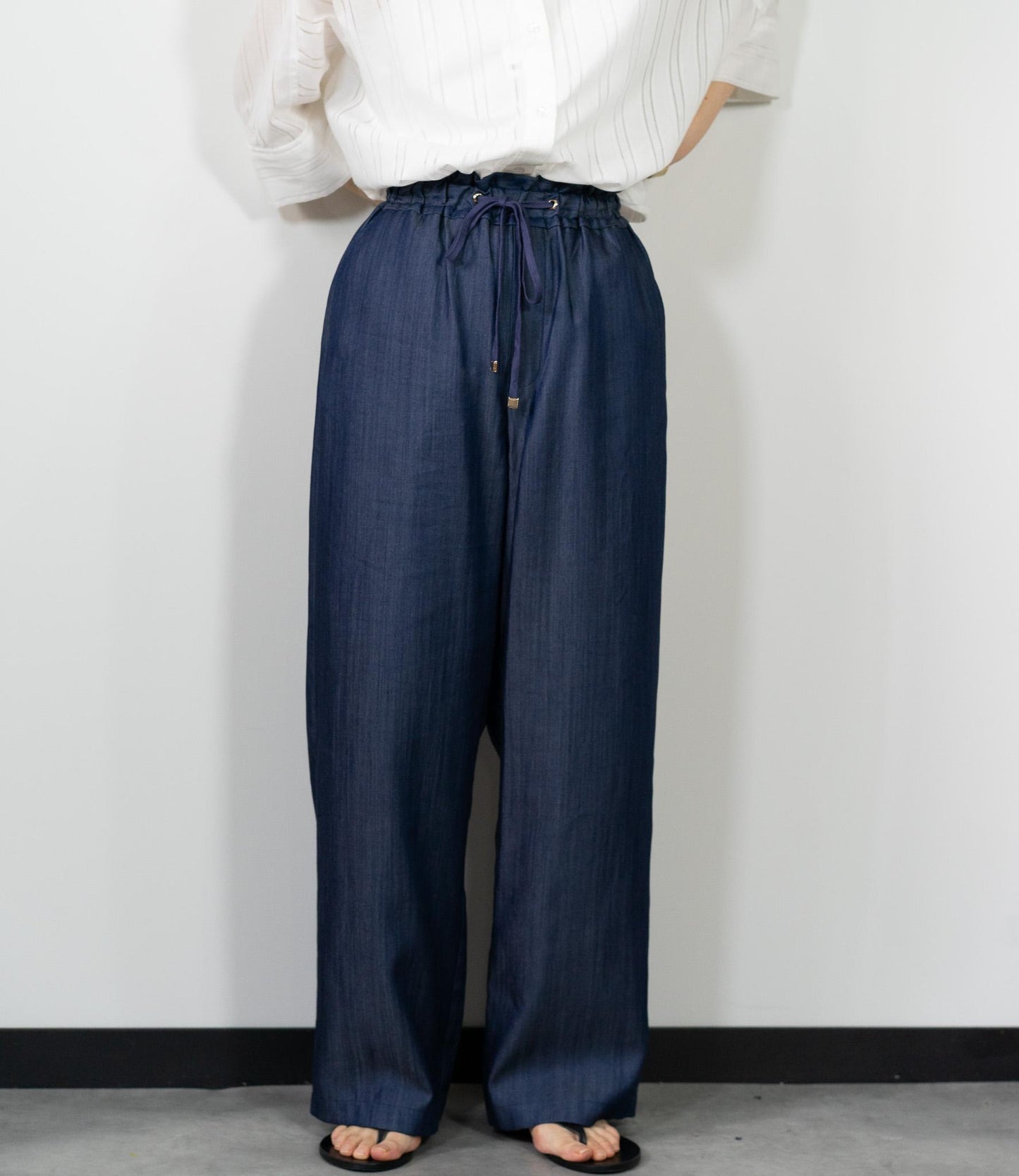 綺麗めテンセルデニムパンツ