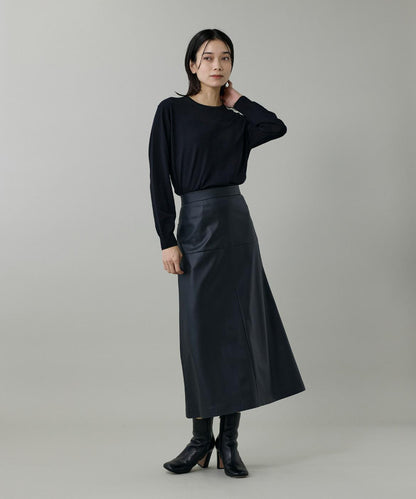 フェイクレザートラペーズスカート