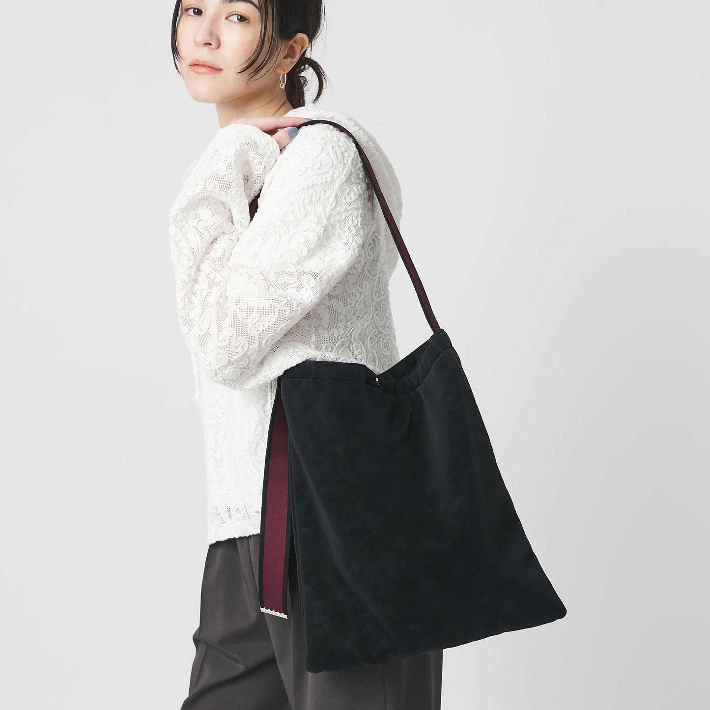 ラインテープ ショルダーバッグ