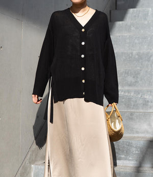 サイドスリットVネックカーディガン