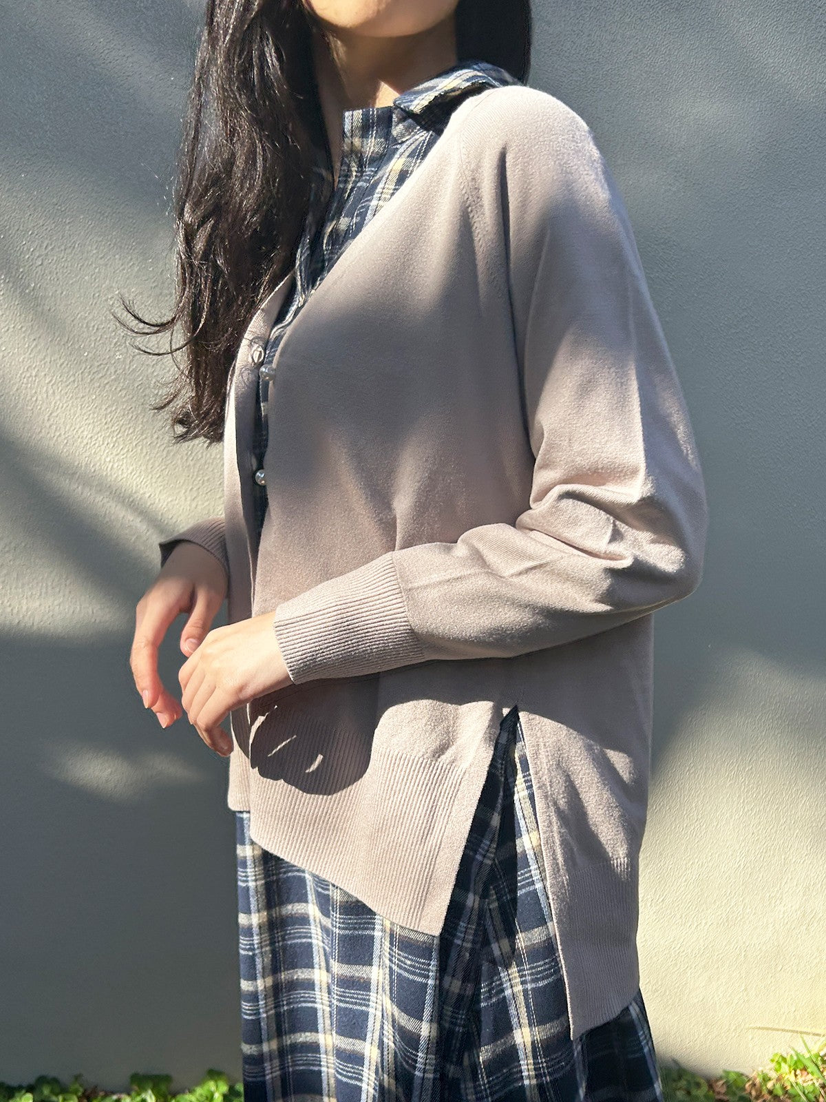 パールボタンVネックカーディガン