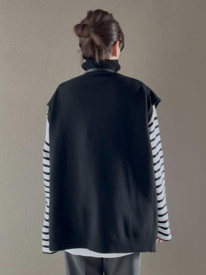 タートルネックスリットベスト