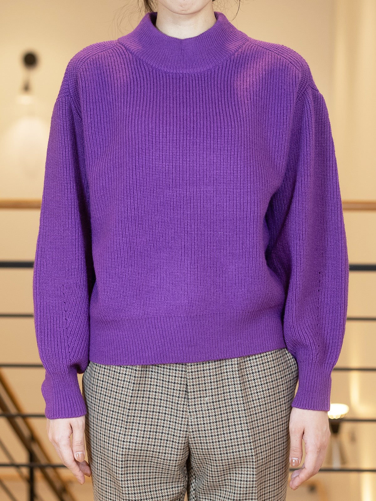 ハイネックボリュームスリーブニット