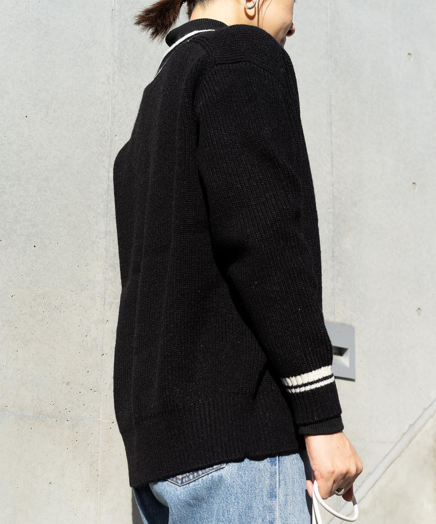 Vネックカーディガン