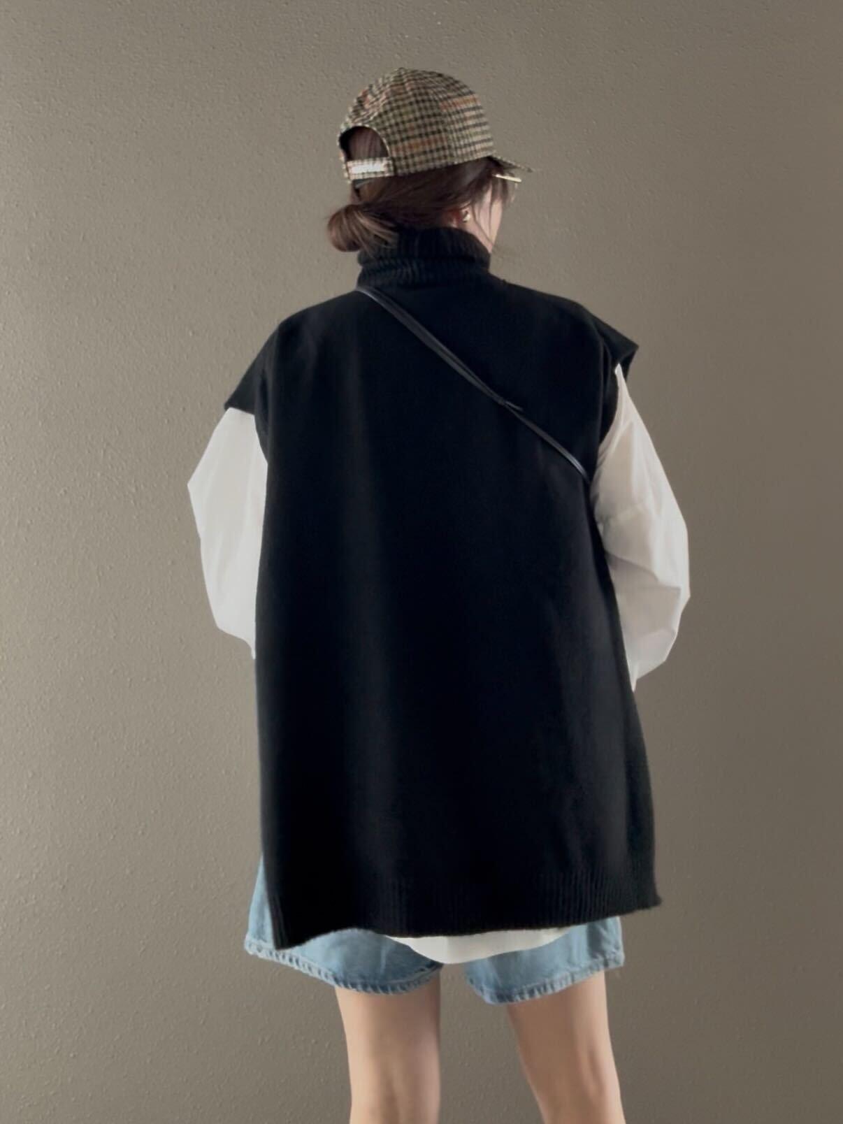 タートルネックスリットベスト