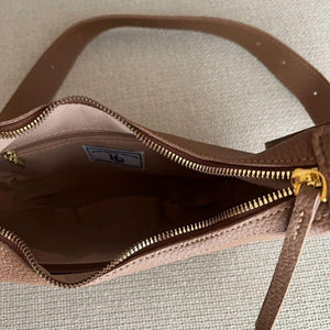 ハーフムーンショルダーバッグ