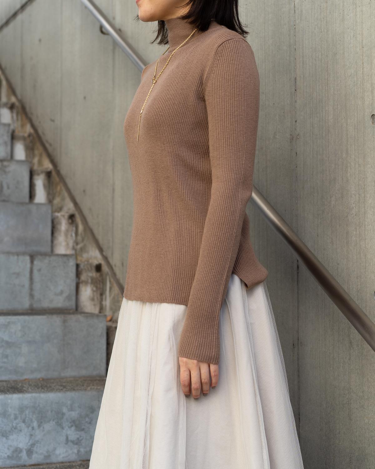 ソフトタッチタートルネックニット