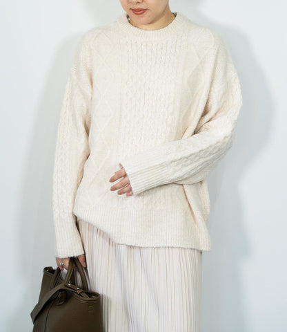 ケーブルニット