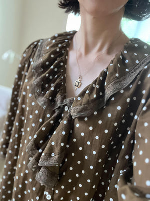 水玉レースブラウス
