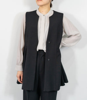 パウダーサテンギャザーブラウス