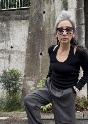 サイドシャーリングカットアウトトップス