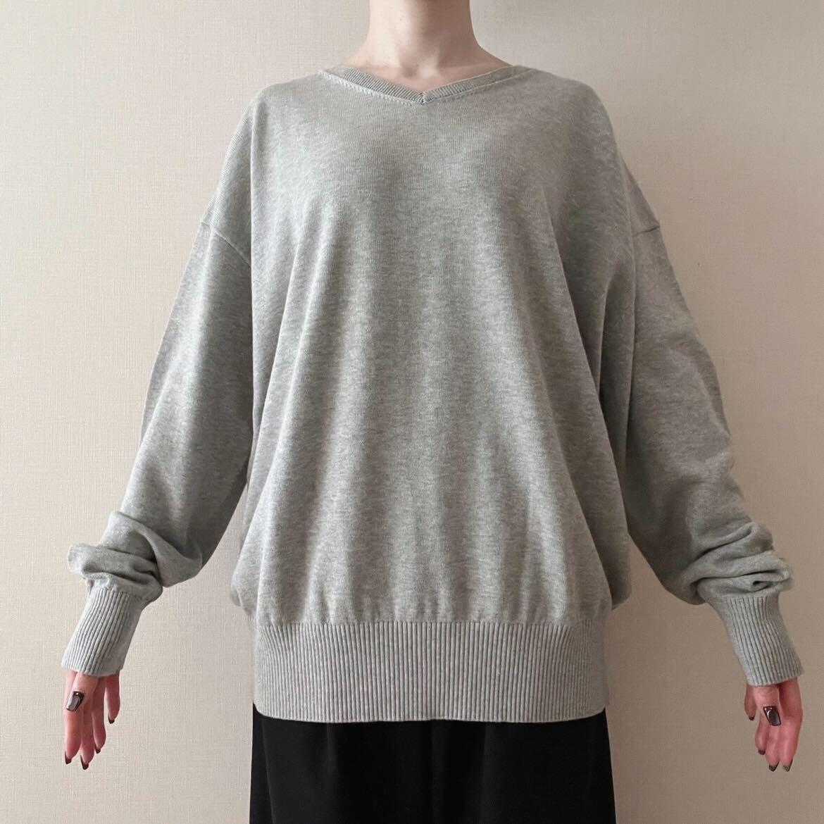 カシミアVネックニット