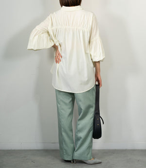 バンドカラーギャザーボリュームブラウス