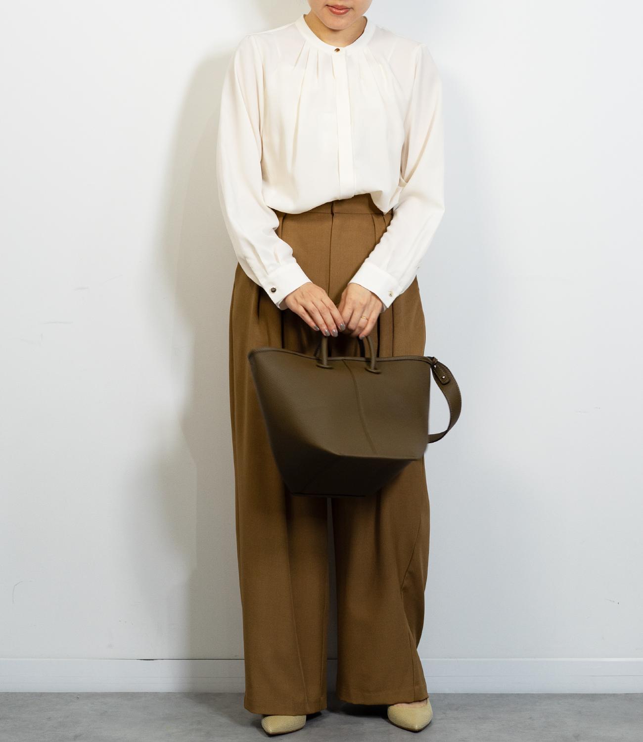 タックフレアブラウス