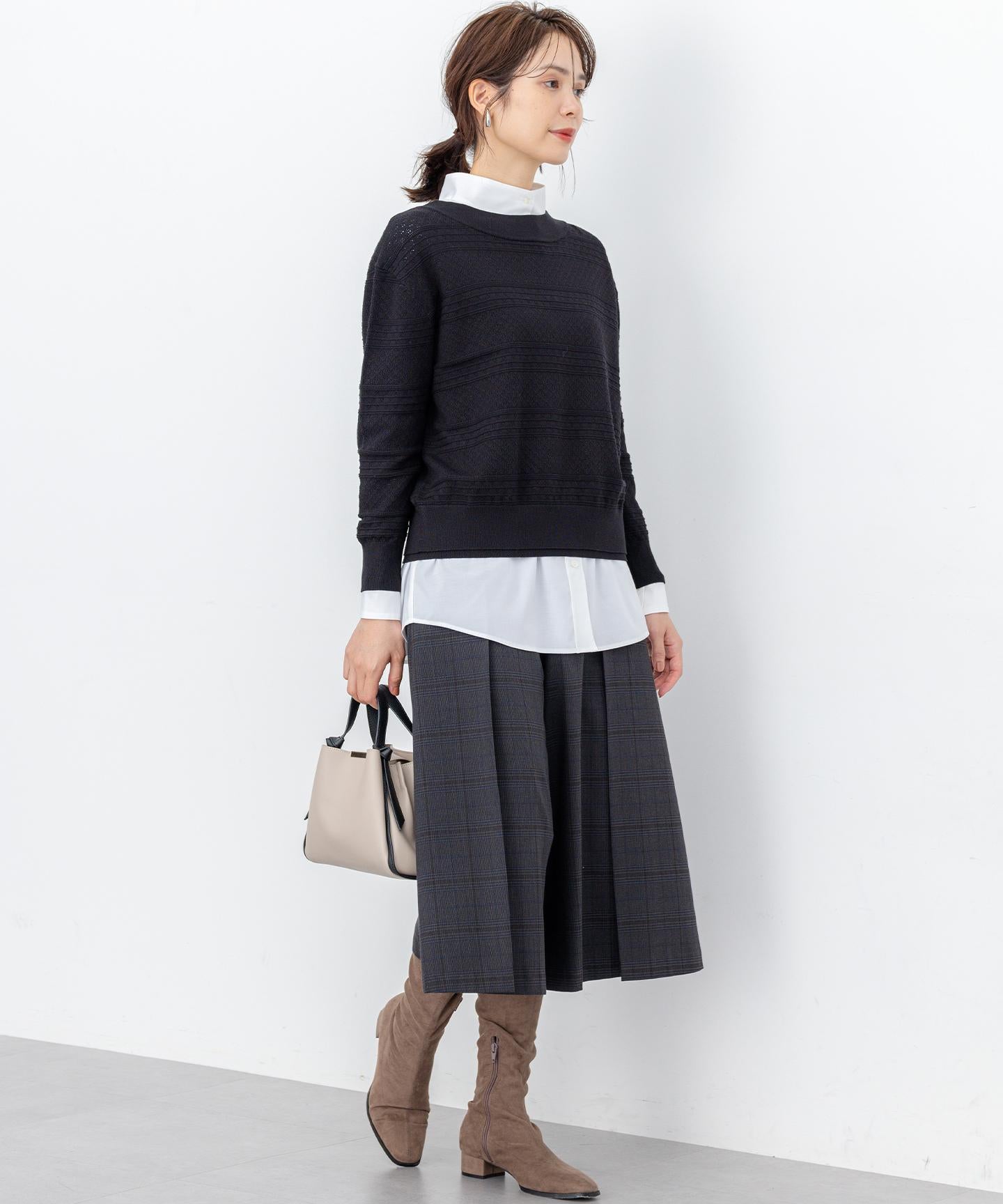 コットンタッチシャーティング刺繍入り ブラウス