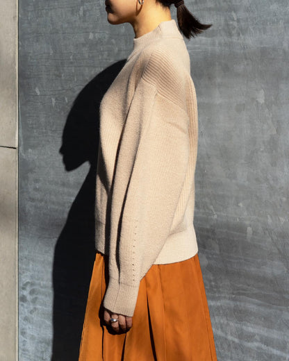 ハイネックボリュームスリーブニット