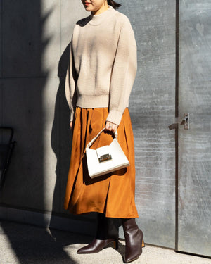 ハイネックボリュームスリーブニット