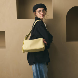 スクエア ビッグバックル ショルダーバッグ