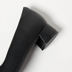 ポインテッド バックル パンプス 晴雨兼用 撥水