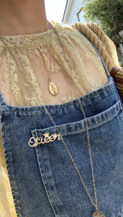 Queenロゴブローチ