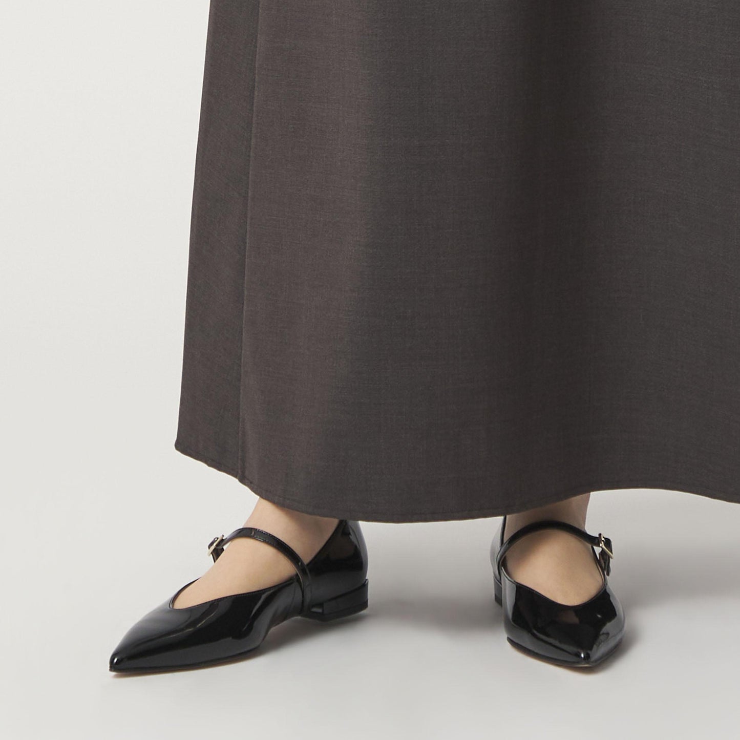 【WEB限定】ポインテッド ストラップ フラット20■↓↑