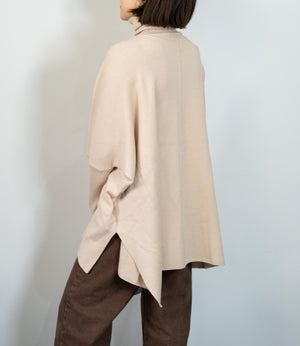 ハイネックポンチョニット