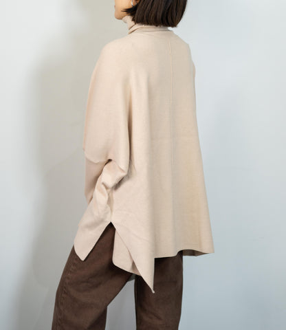 ハイネックポンチョニット