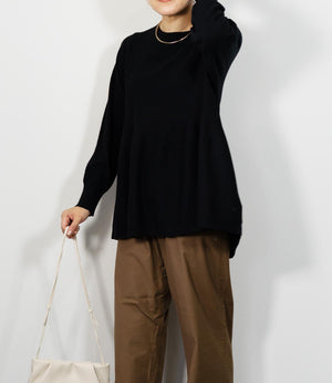 ペプラムシルエットニットプルオーバー