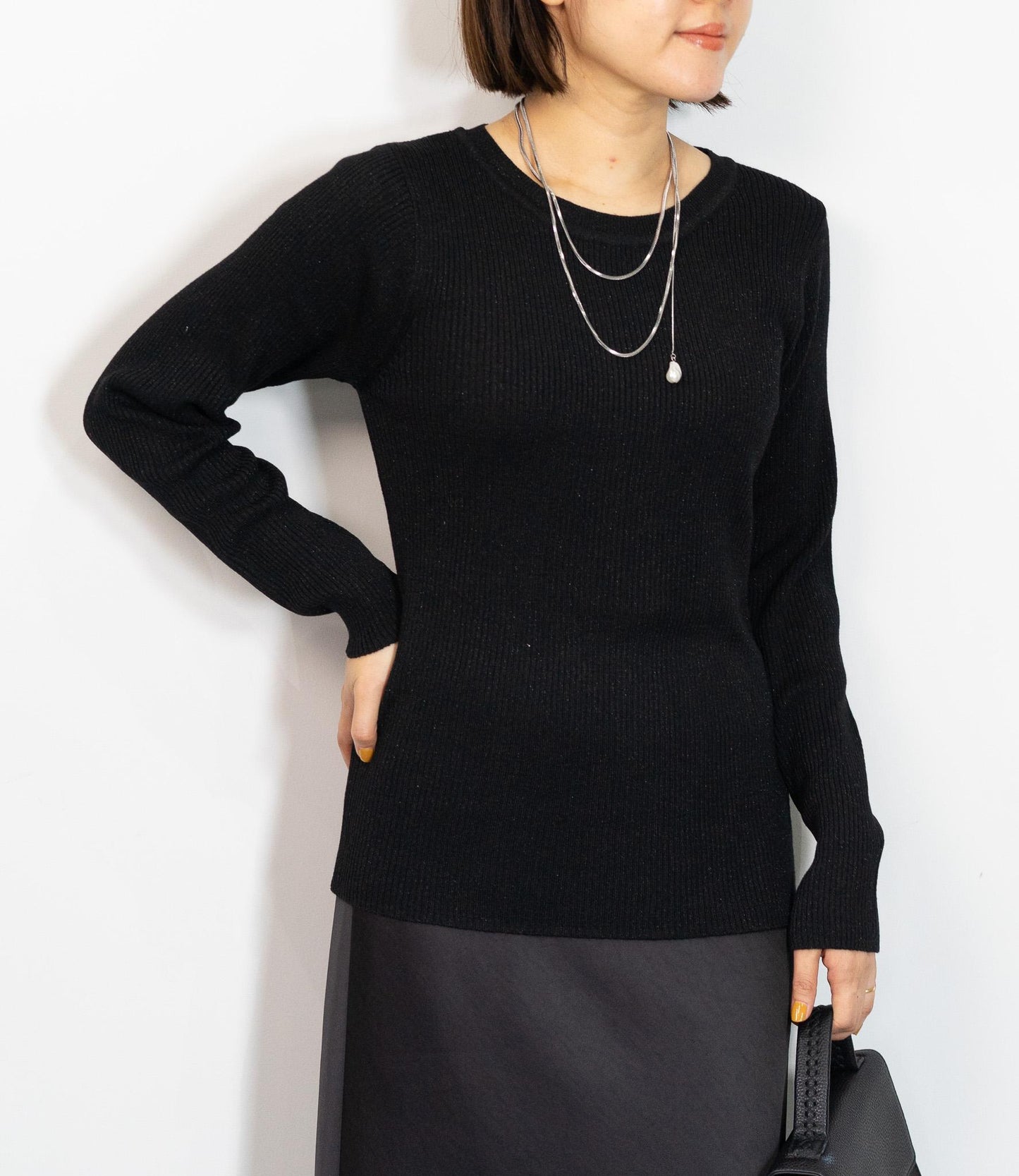 ラメリブクルーネックスリムニット