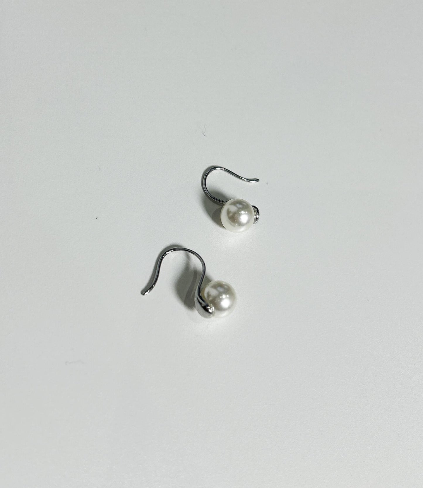 パールカーブピアス