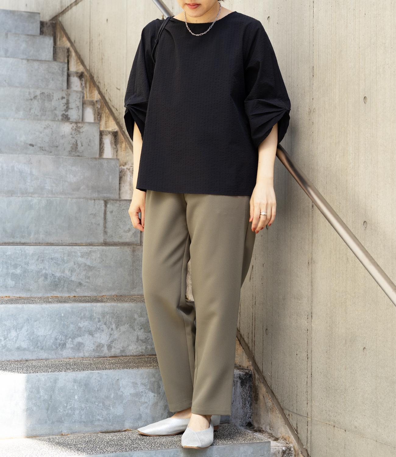 美シルエットテーパードパンツ