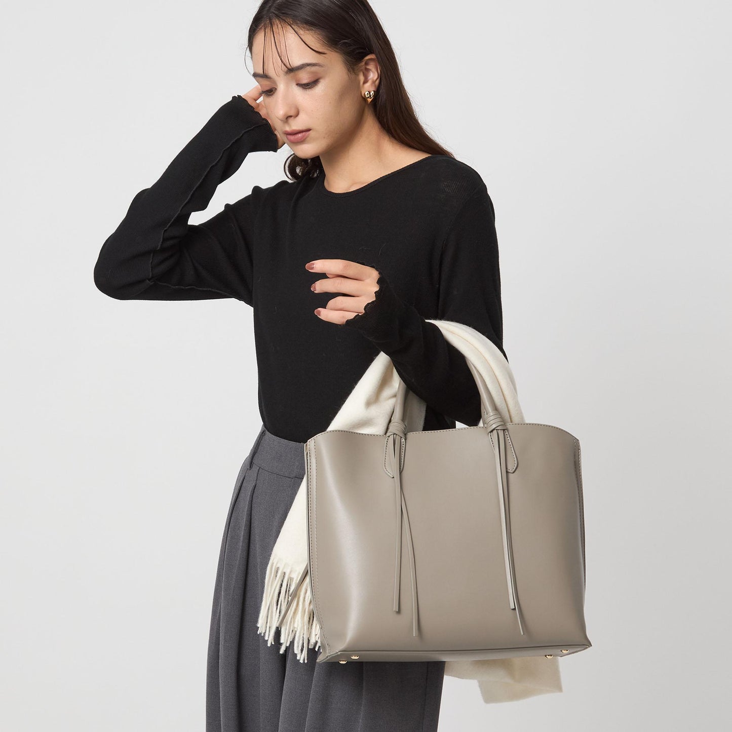 【WEB限定】2WAYタッセルハンドル A4 トートバッグ / ショルダーバッグ