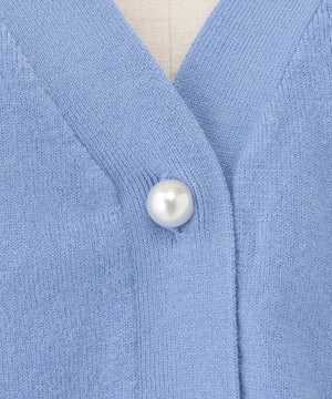 パールボタンVネックカーディガン