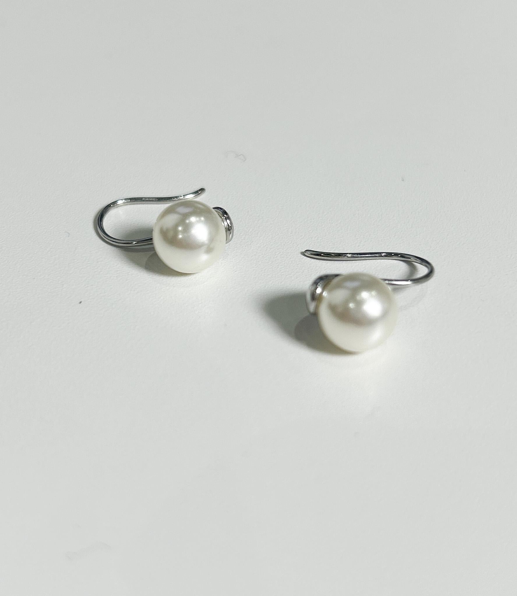 パールカーブピアス – &DROBE (アンドローブ)