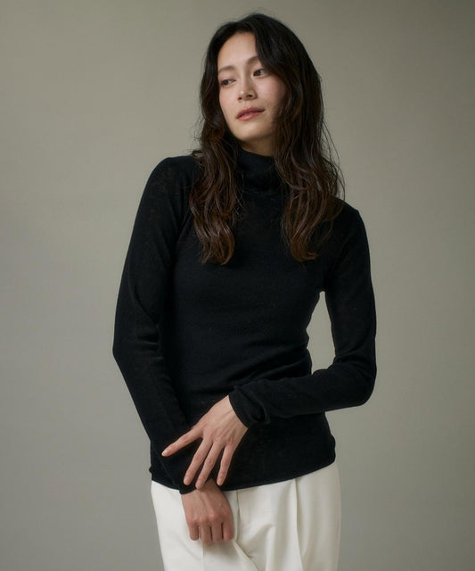 ハイネックニットプルオーバー《Melty air wool》