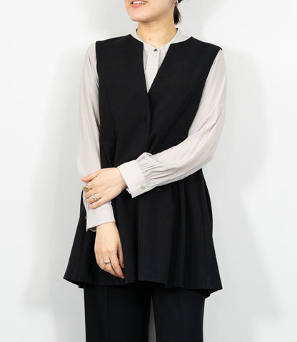 パウダーサテンギャザーブラウス