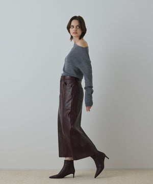 フェイクレザータイトスカート