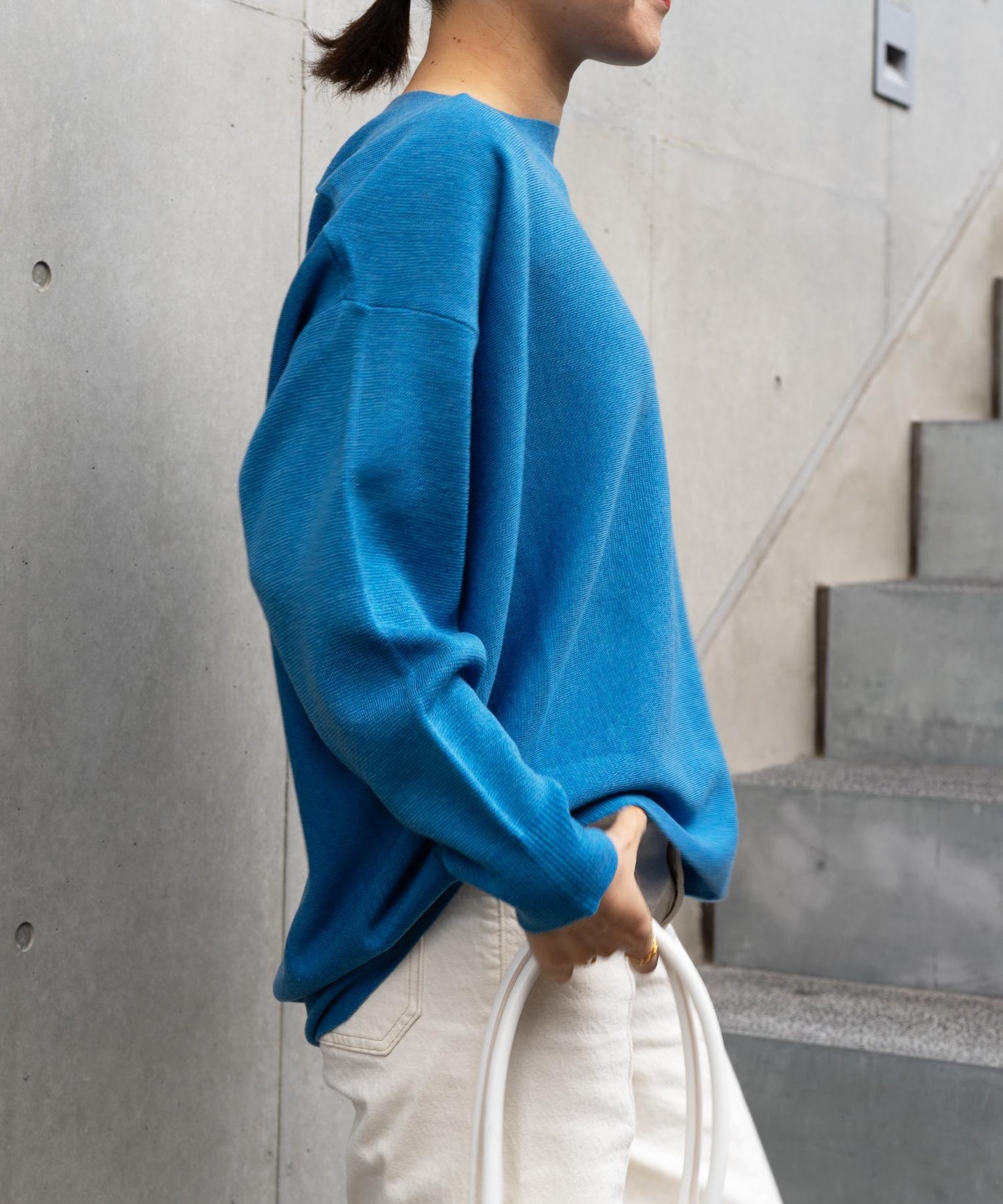 ボートネックニット