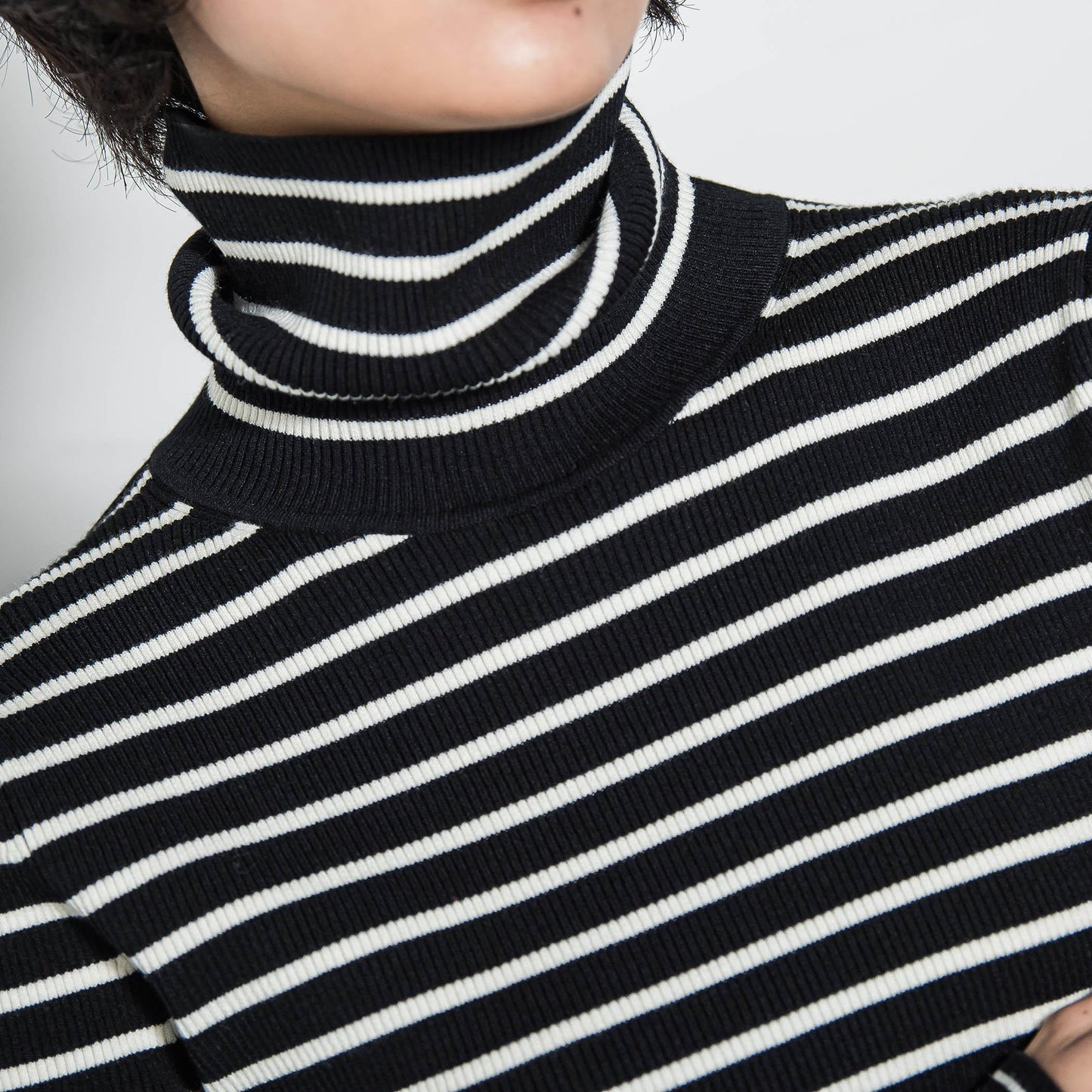 リブタートルニットプルオーバー≪手洗い可能≫