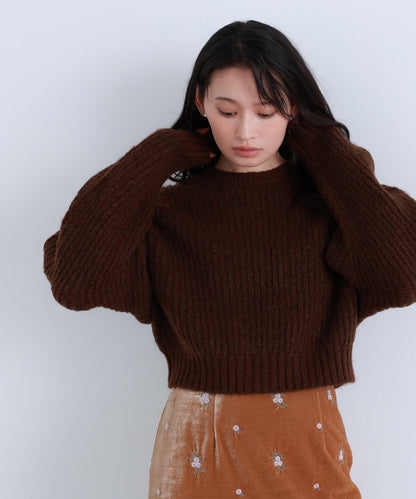 クロップドアゼフォルムニット