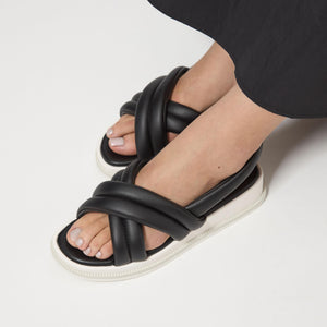 パフィー プラットサンダル