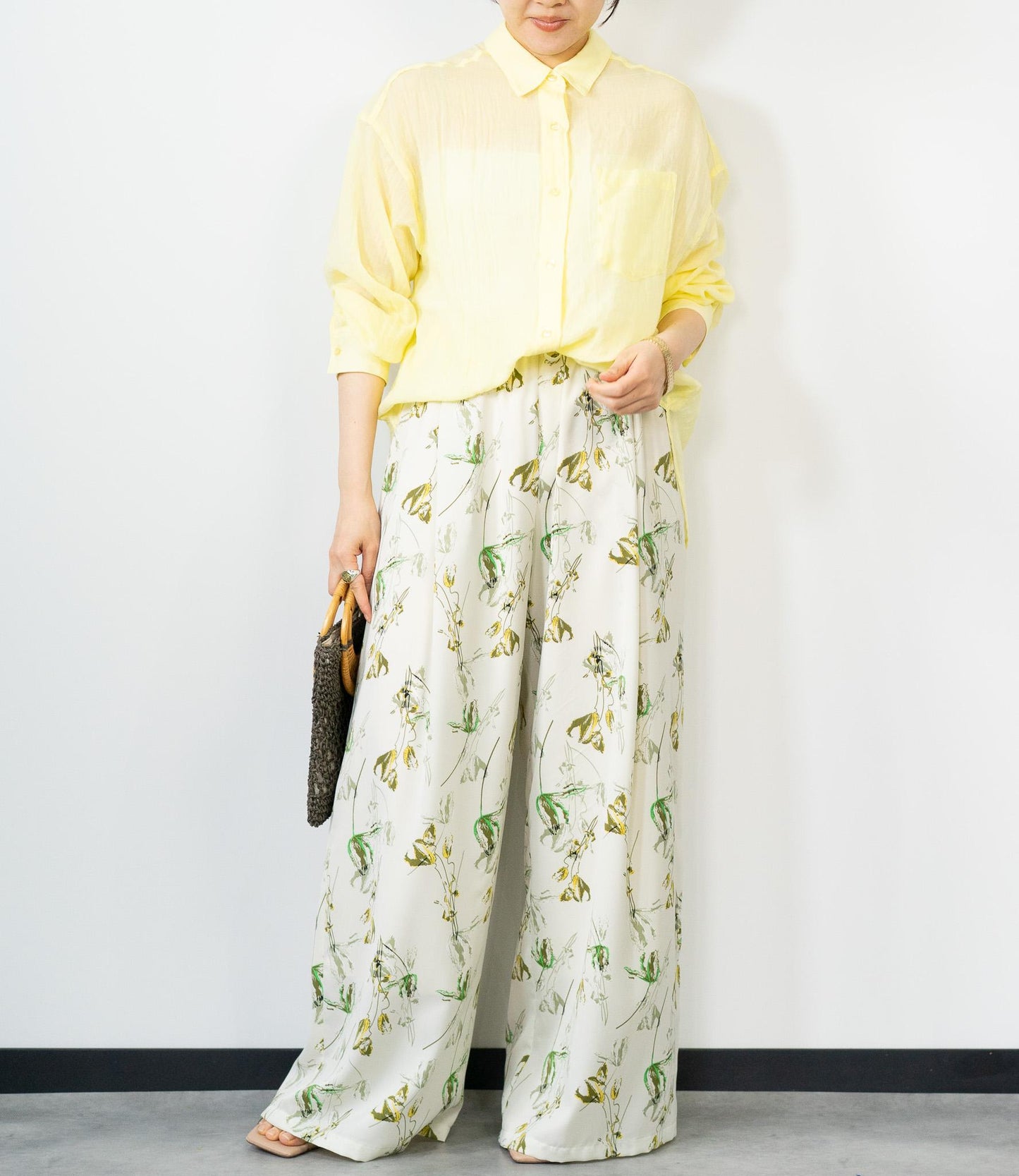 ボタニカル柄イージーパンツ