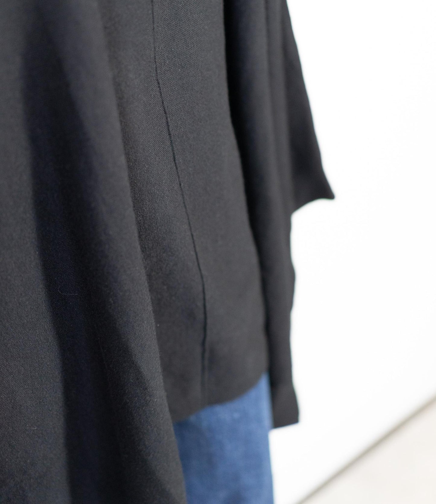 センターラインドレープチュニックニット