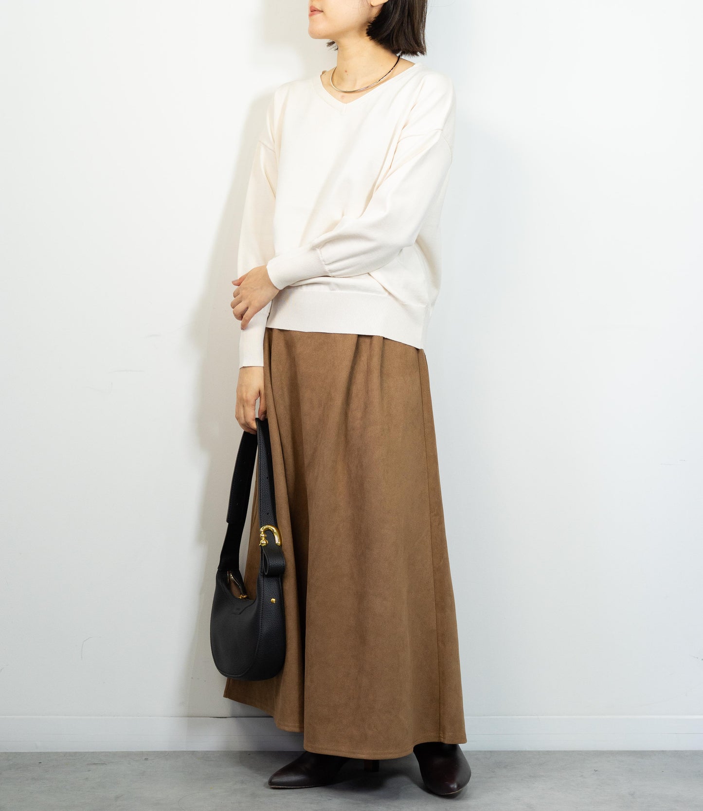 Vネックニットプルオーバー