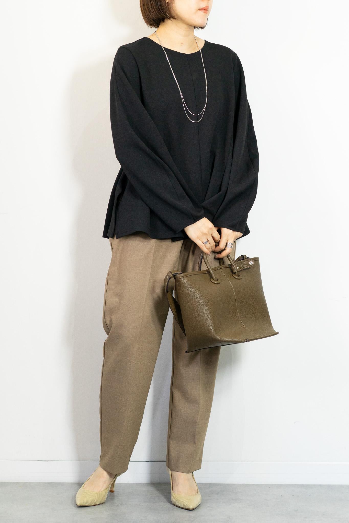 ウエストカーブカットソーブラウス