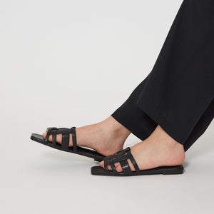 イントレフラット サンダル