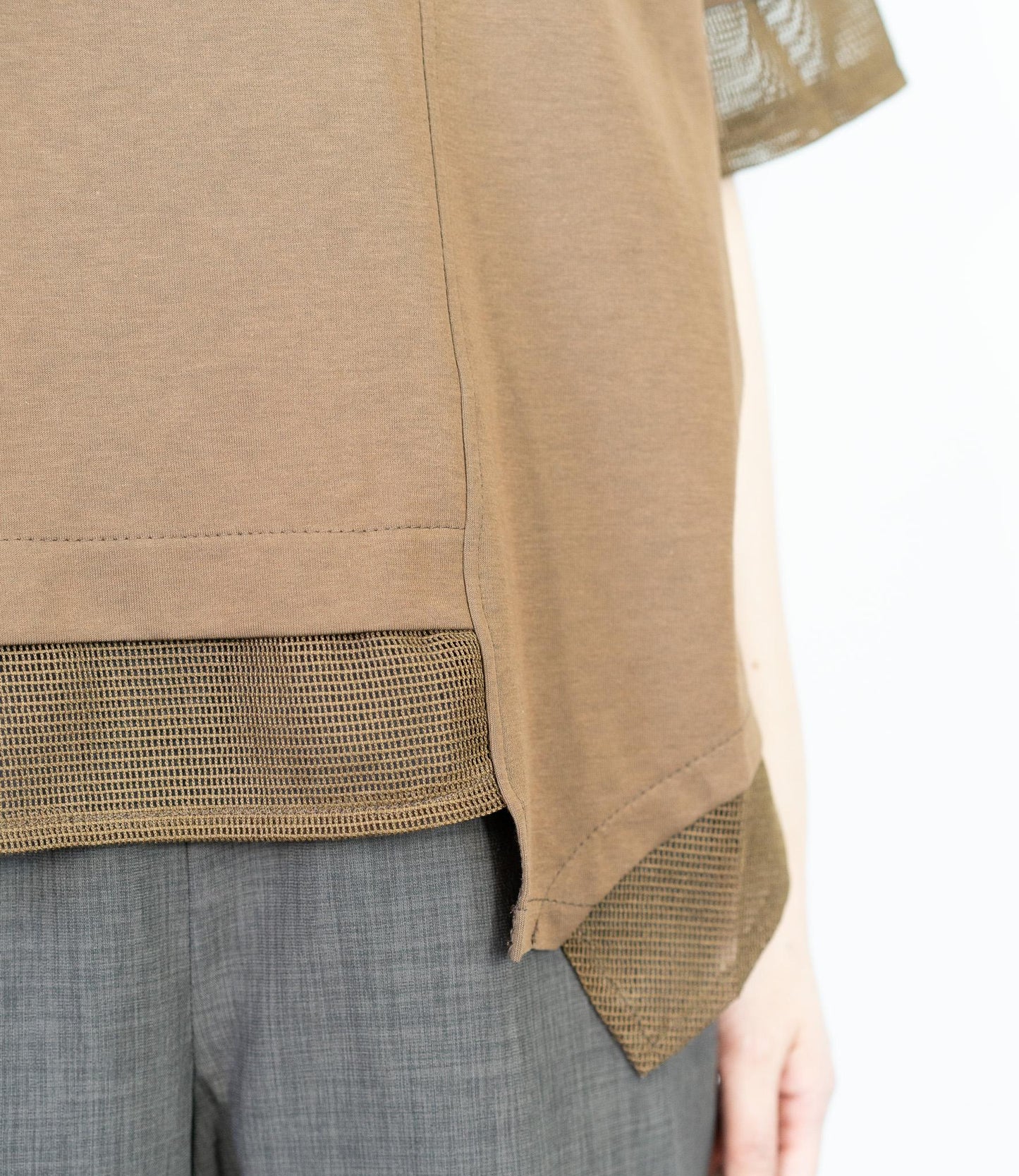メッシュデザインTシャツ
