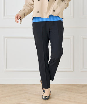 美脚テーパードパンツ