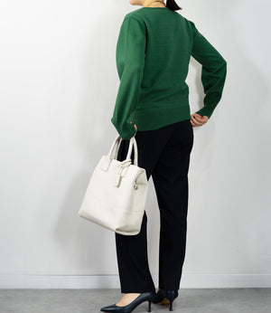 コンパクトVネックニット